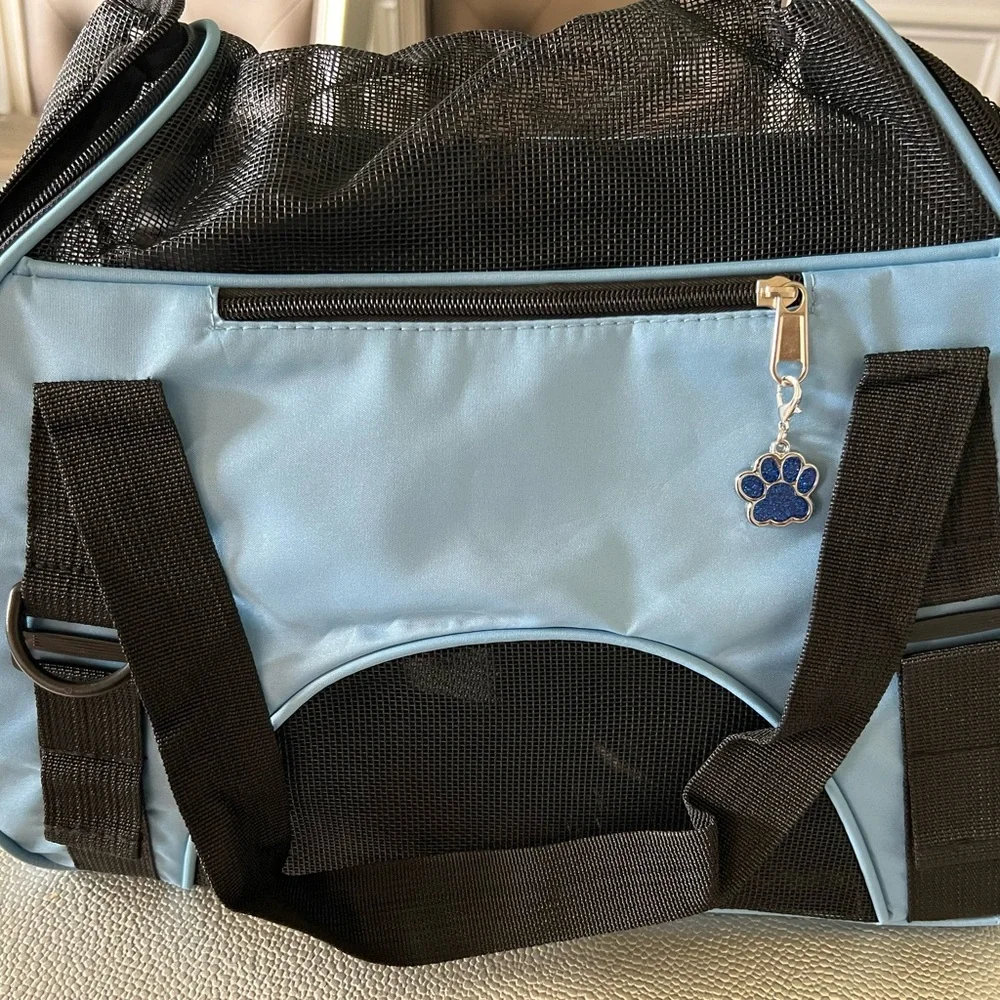 Dog/cat carrier blue. New. Size: S-M